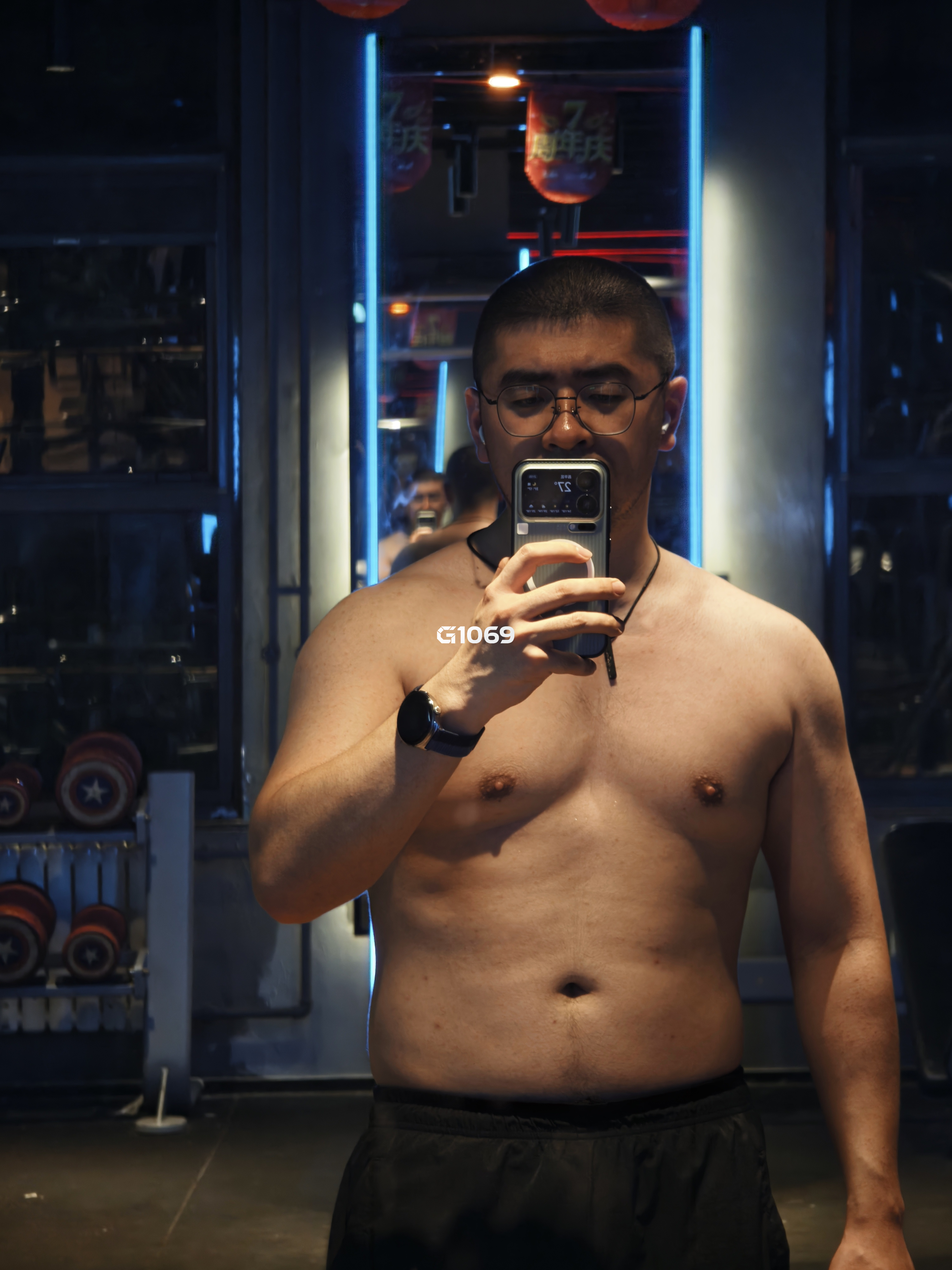 2026-05-13_22.11.16_卡梅隆朱时茂_有变瘦么！！感觉没变化啊_2.png