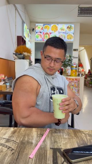 脑袋一样大的手臂